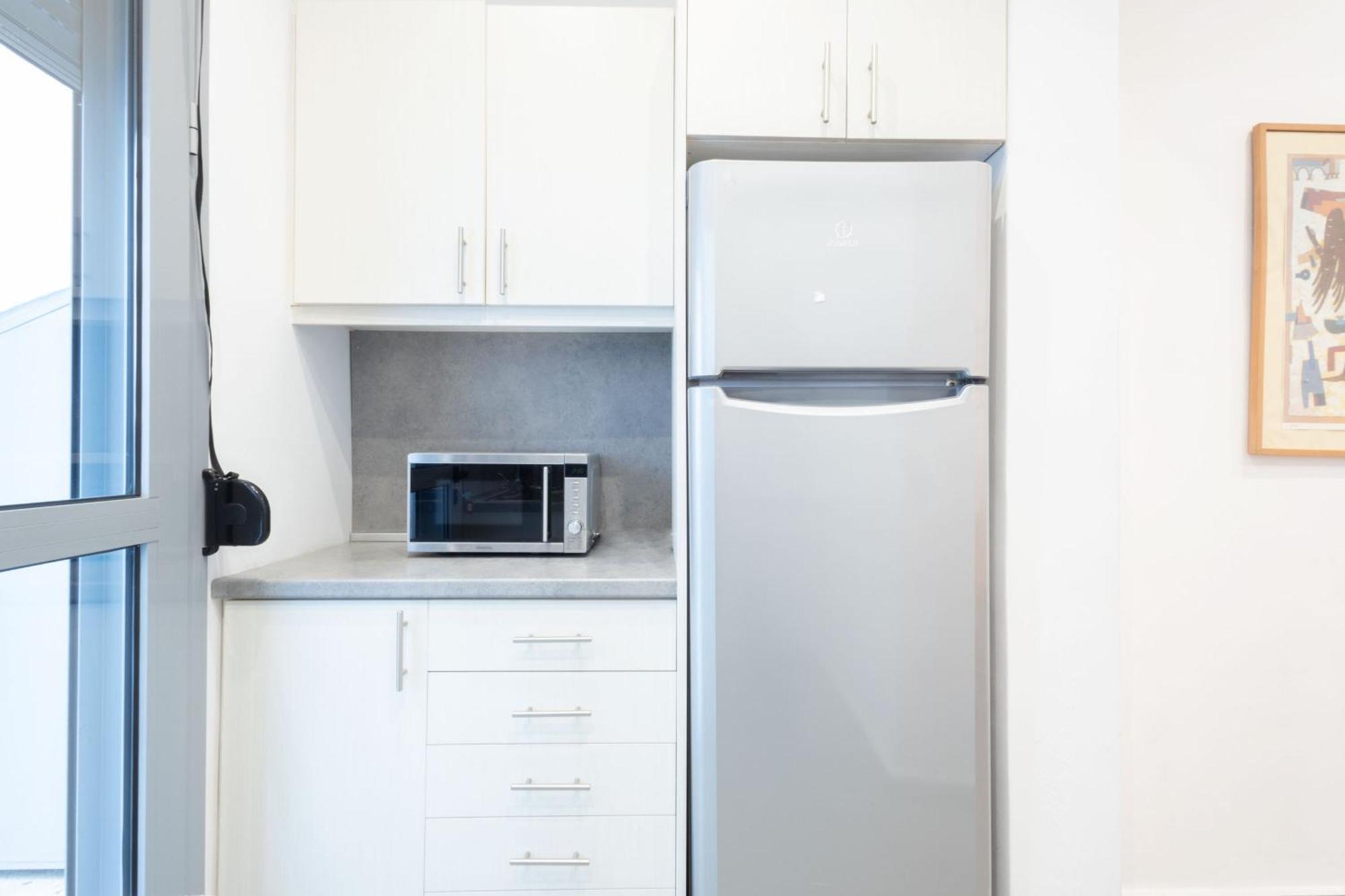 Renovated 5 Bdr House Near Acropolis - New Beds, Terrace & Green Yard Athens Ngoại thất bức ảnh
