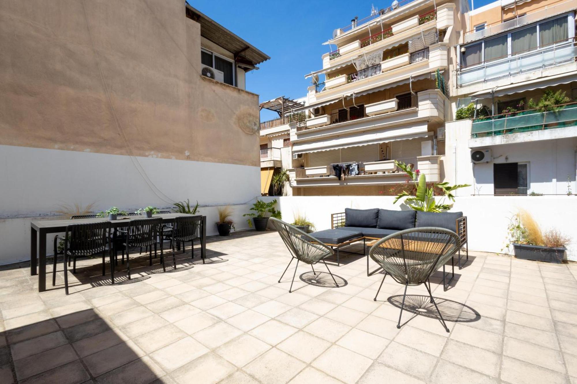 Renovated 5 Bdr House Near Acropolis - New Beds, Terrace & Green Yard Athens Ngoại thất bức ảnh