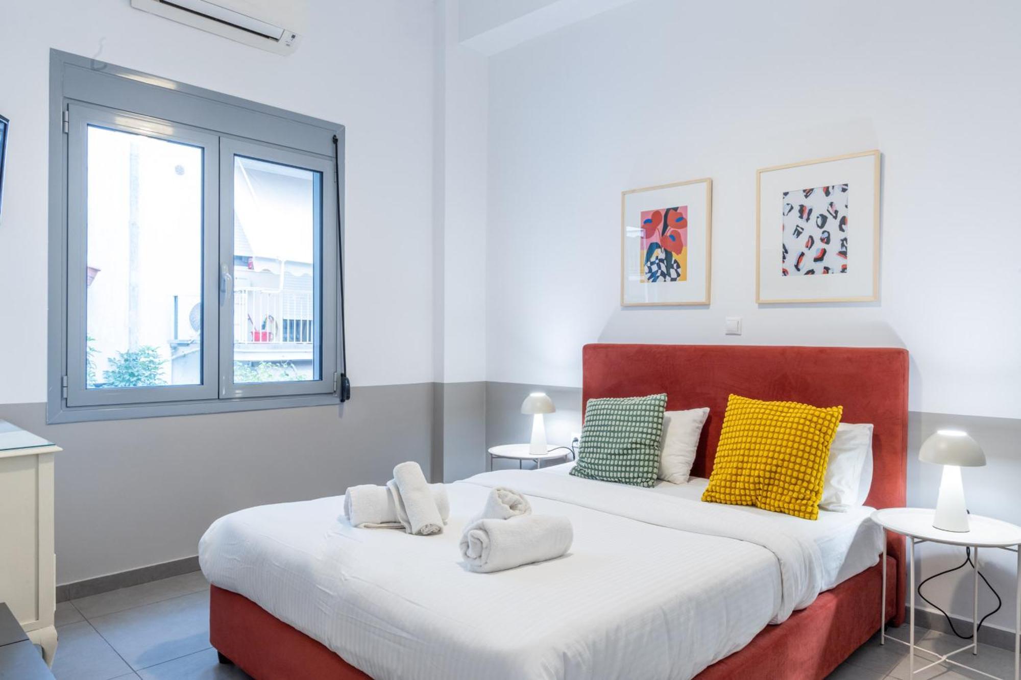 Renovated 5 Bdr House Near Acropolis - New Beds, Terrace & Green Yard Athens Ngoại thất bức ảnh