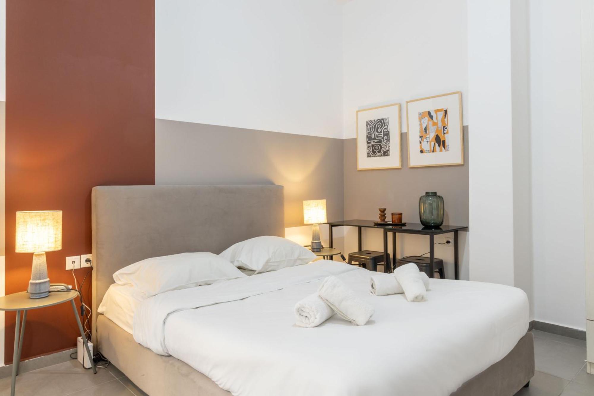Renovated 5 Bdr House Near Acropolis - New Beds, Terrace & Green Yard Athens Ngoại thất bức ảnh