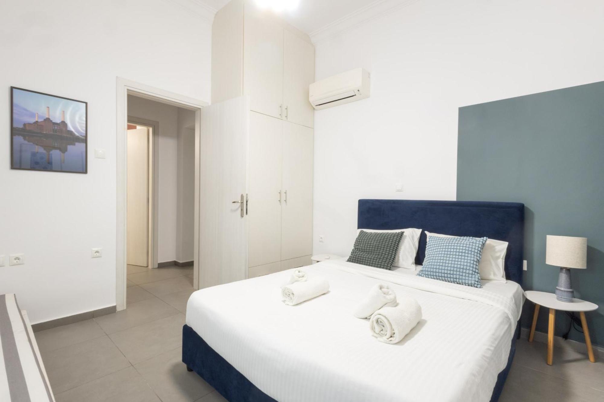 Renovated 5 Bdr House Near Acropolis - New Beds, Terrace & Green Yard Athens Ngoại thất bức ảnh